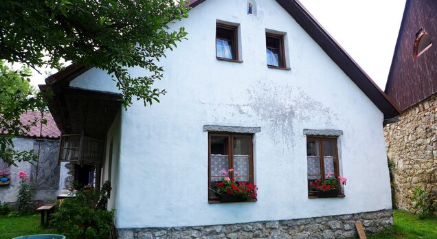 Klatovec, venkovský dům čp. 26 s ateliérem Míly Doleželové a Jiřího Mareše | © Marie Veselá, 2018