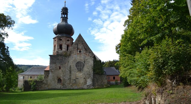 Pivoň, okr. Domažlice, NKP klášter augustiniánů (foto Stanislav Plešmíd, 2015)