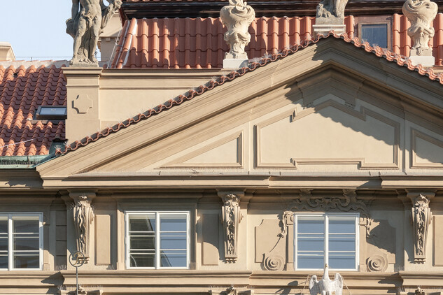 Palác Savarin, detail uliční fasády (© Crestyl, 2024)