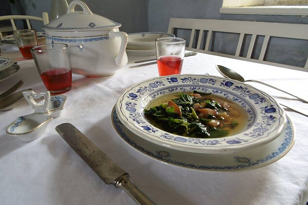 Velikonočně vyzdobená kuchyně