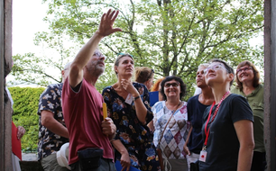 Lektor Jiří Bláha s účastníky letní školy | © Petr Hudec