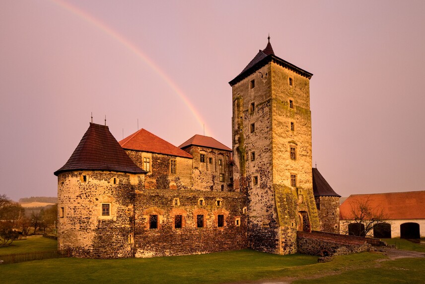 Hrad Švihov - Podvečerní hrad po dešti (25. 3. 2025) | © Lukáš Bojčuk