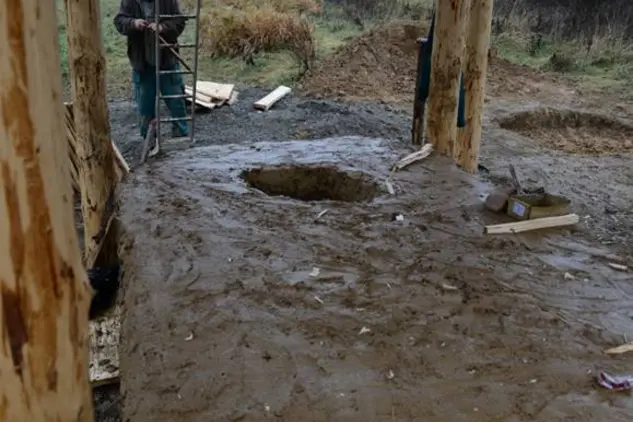 Stavba topného kanálu s přístřeškem