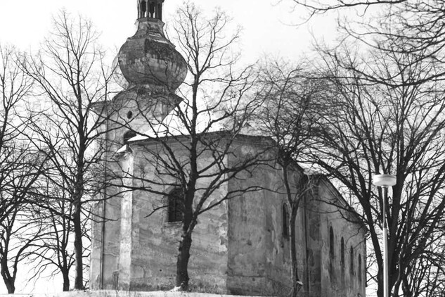 Kostel před obnovou, 1977