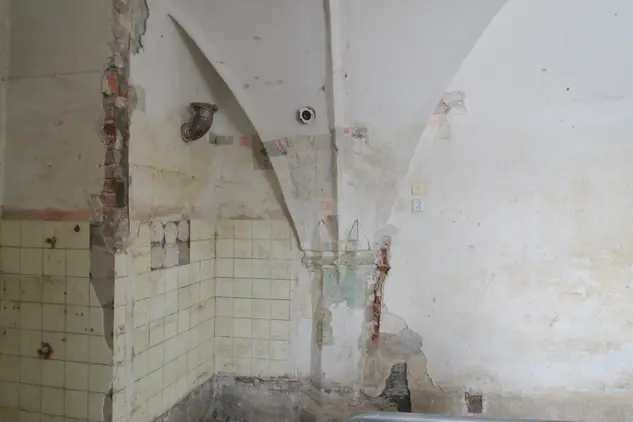 Restaurování panského sídla, počátek prací