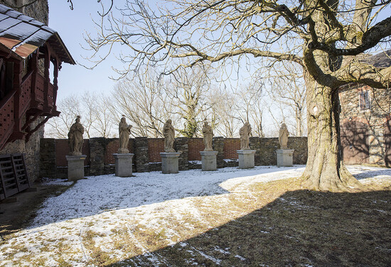 Klenová, šestice soch, po restaurování