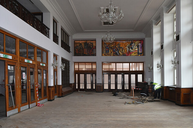 Foyer před obnovou