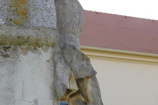 Socha Ukřižování v Dyjákovičkách, detail, před obnovou