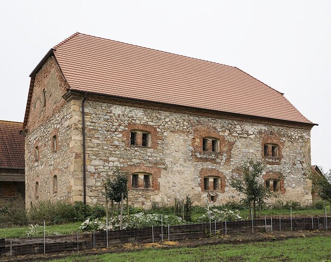 Sýpka s obnovenou střechou, 2025