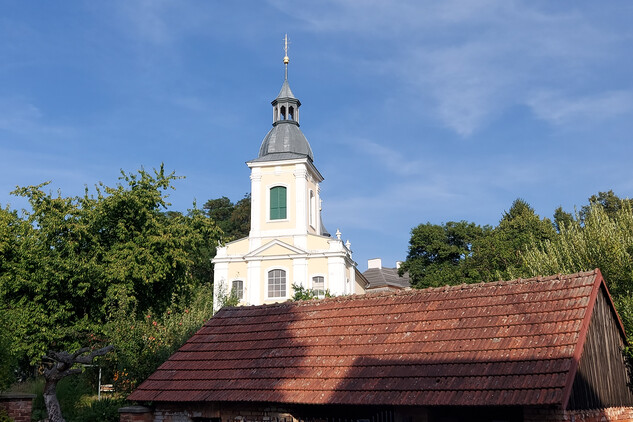 Kostel Nanebevzetí Panny Marie v Nedělištích, před obnovou, věž kostela