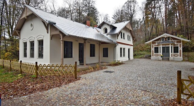 Jindřichův Hradec, Nežárecká čp. 121, výletní restaurace Rudolfov s altánem po obnově, pohled od východu | © NPÚ, ÚOP v Českých Budějovicích, Jakub Drozda, 2023