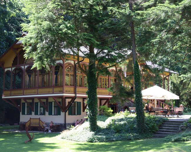 Javorník, Račí údolí, tančírna v roce 2025, pohled ze S