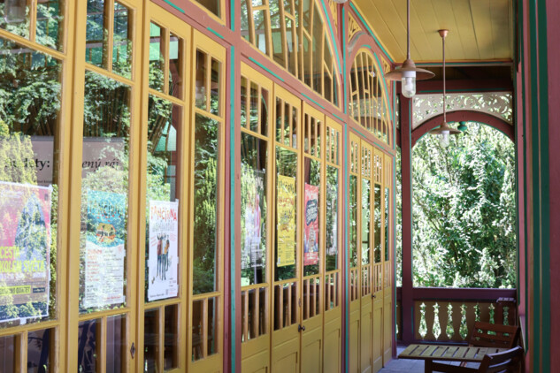 Javorník, Račí údolí, tančírna v roce 2025, veranda na SZ straně