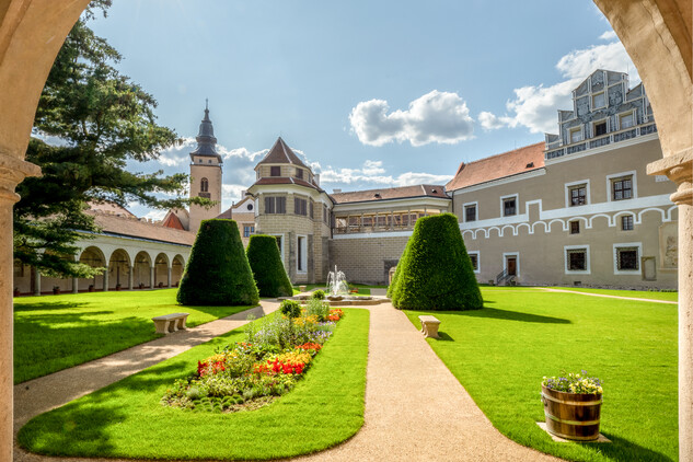 Pohled do zámecké zahrady, státní zámek Telč