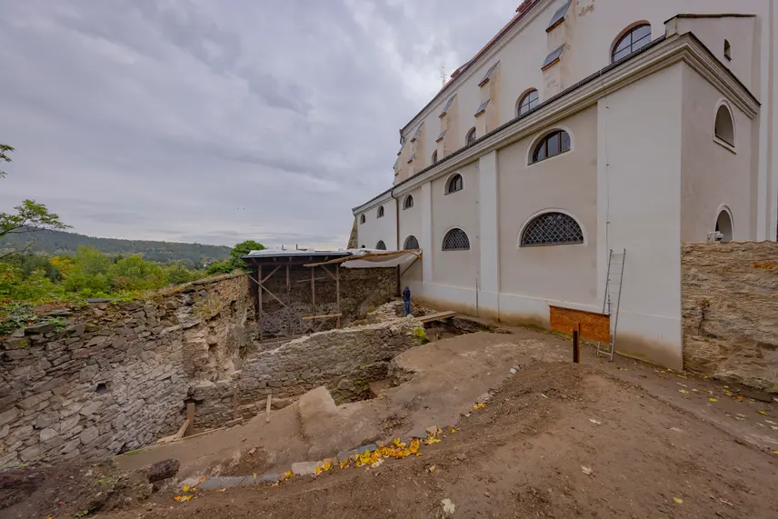 Místo výzkumu s hmotou kostela Místo výzkumu s hmotou kostela