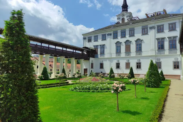 Obnovená zámecká zahrada v Lysicích