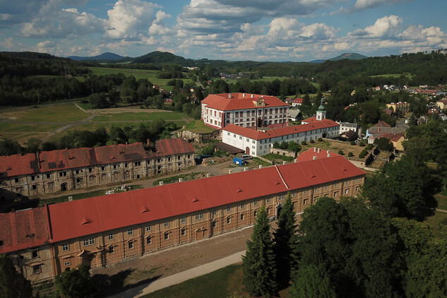 Zámek Zákupy, hosp. dvůr po obnově