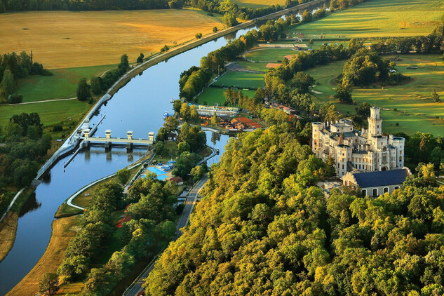 Vltava slavná a splavná, Hluboká nad Vltavou