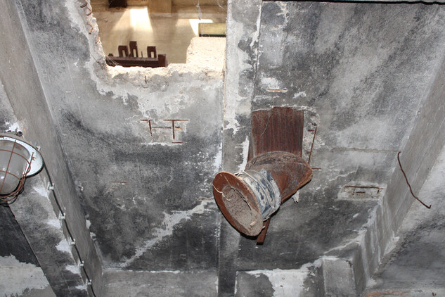 Pohled na část „technologie“ v přízemí věže