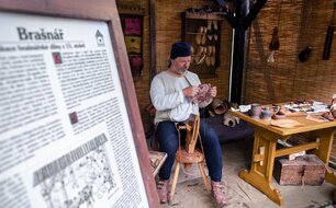 Historická řemesla Danar, brašnář, foto - J. Sajtlová