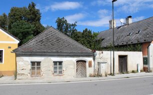 Rožmberk nad Vltavou, čp. 60, vstupní jihovýchodní průčelí.