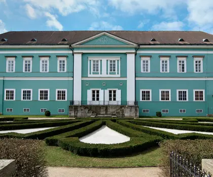 Státní zámek Dačice, hlavní průčelí