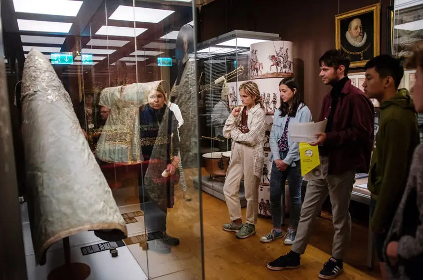 Didaktický program DAR SLAVNOSTI, výstava Šlechtické slavnosti a zábavy, Galerie Mincovna, SHZ Český Krumlov, září 2022, foto J. Sajtlová Didaktický program DAR SLAVNOSTI, výstava Šlechtické slavnosti a zábavy, Galerie Mincovna, SHZ Český Krumlov, září 2022, foto J. Sajtlová
