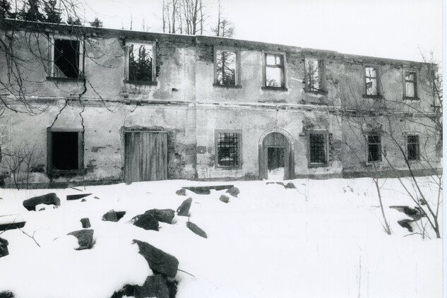 Zámeček Terezínov v Albeři u Nové Bystřice, stav v roce 1983