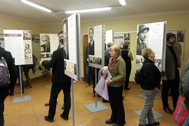 Výstava Ve znamení tří deklarací v galerii NPÚ v Českých Budějovicích