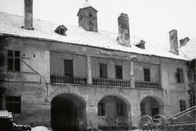 Přehořov, zámek, zahradní průčelí s arkádou, pohled od severovýchodu, foto: 1966, zdroj: NPÚ, ÚOP v Českých Budějovicích, sbírka fotografické dokumentace