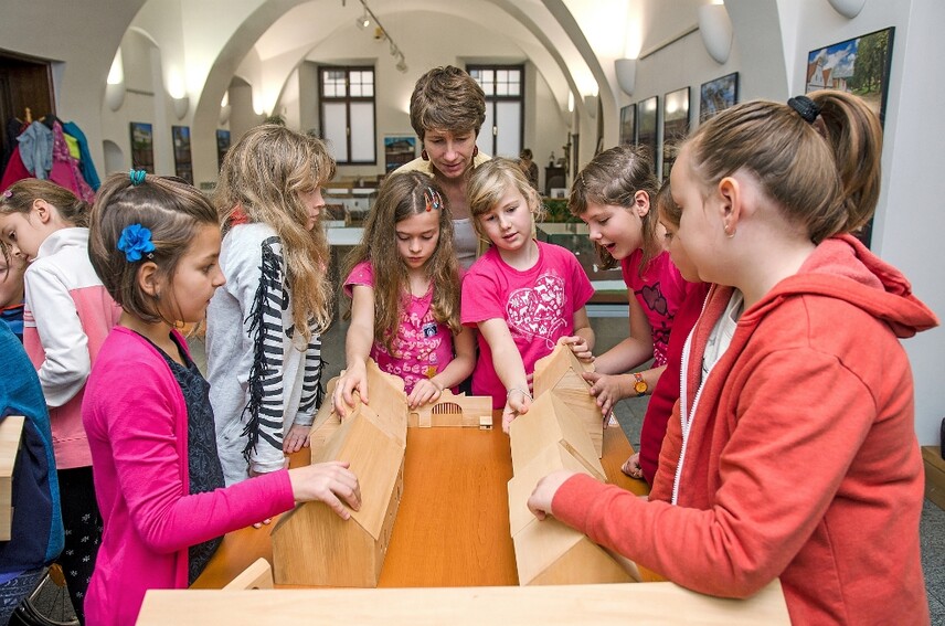 Doprovodný vzdělávací program k výstavě Holašovice v kontextu jihočeské venkovské architektury "Život na vsi".