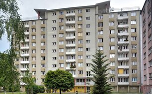 Hotelový dům v Českých Budějovicích, 1959–1961 – jedinečný příklad experimentální výstavby v Československu