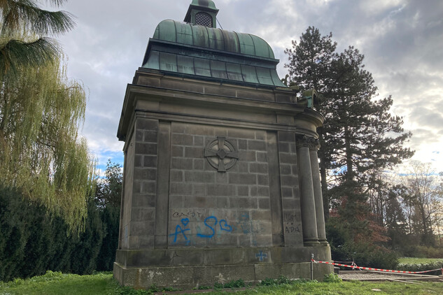 Mauzoleum před obnovou