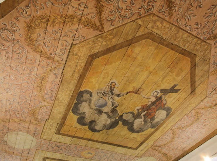 Celkový pohled na restaurovaný deskový strop (foto R. Balcarová)