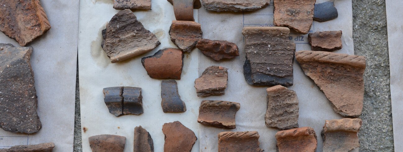 Plasy, areál kláštera, ukázka pravěké keramiky. Foto: Národní památkový ústav Plasy, areál kláštera, ukázka pravěké keramiky. Foto: Národní památkový ústav