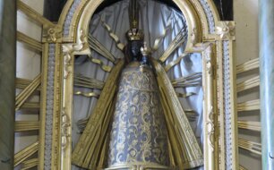 Malý Bor (okr. Klatovy), kostel sv. Máří Magdaleny, socha Černé Panny Marie Loretánské původem z horažďovické lorety, foto: David Tuma, 2025