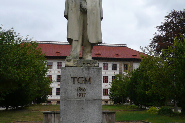 Sušice, okr. Klatovy, památník odboje se sochou T. G. Masaryka (foto Jana Bukovská, 2017)