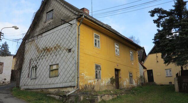 Manětín, dům čp. 77 (foto: Národní památkový ústav, 2024)