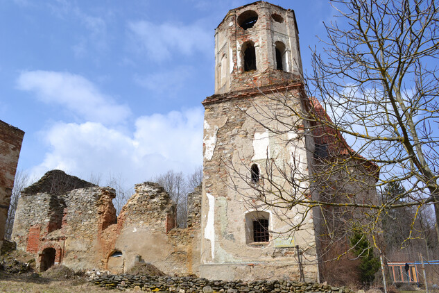 Šitboř, kostel sv. Mikuláše. Stav v roce 2013.