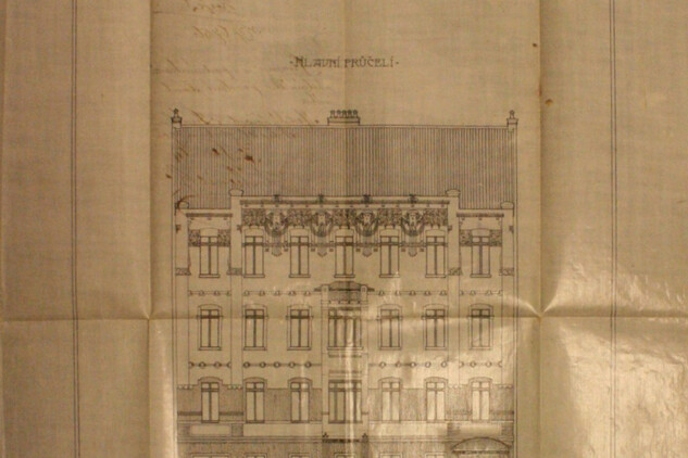 Plán hlavní fasády domu čp. 1123, Smíchov, Nádražní 12, z roku 1904 (stavební archiv Prahy 5)