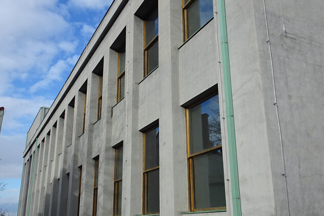 Zadní fasáda obrácená k jihu, Armádní muzeum na Žižkově (20. 1. 2022)