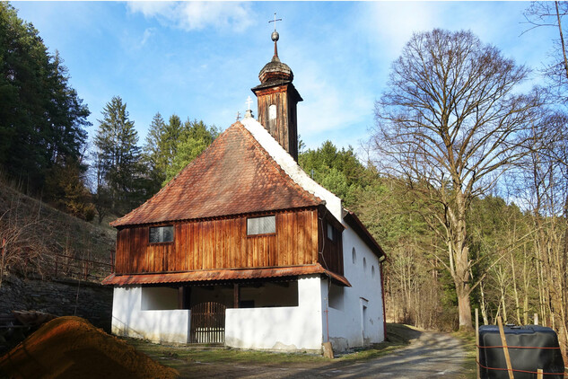 Kaple Nejsvětější Trojice ve Švařci – stav před obnovou, foto: Jan Večeřa