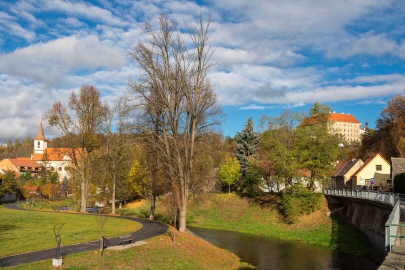 Náměšť nad Oslavou, nábřežní komunikace podél řeky, fotografii poskytlo město Náměšť nad Oslavou
