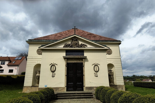 Náměšť nad Oslavou, pohřební kaple Haugwitzů, fotografii poskytlo město Náměšť nad Oslavou