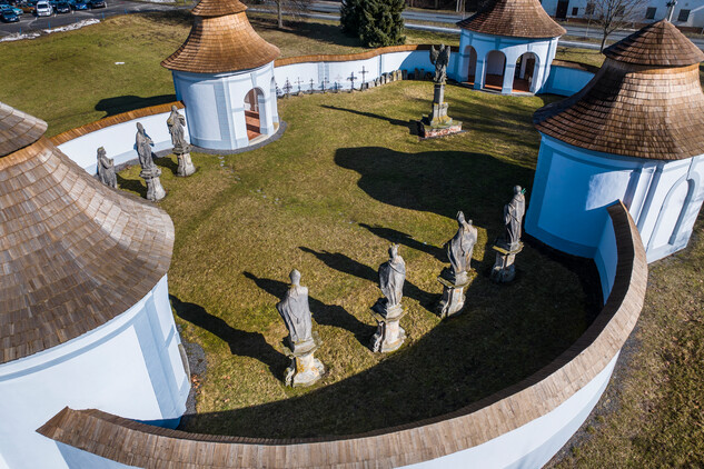 Dolní hřbitov ve Žďáru nad Sázavou po obnově, pohled z dronu, copyright: Pavel Macků