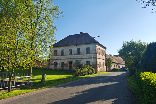 8. Fara, Strojetice u Podbořan, okr. Louny