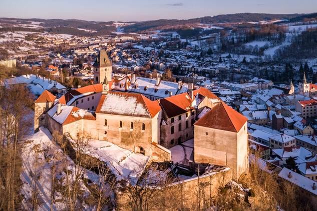 Západ slunce nad vimperským zámkem, foto: Petr Sudický