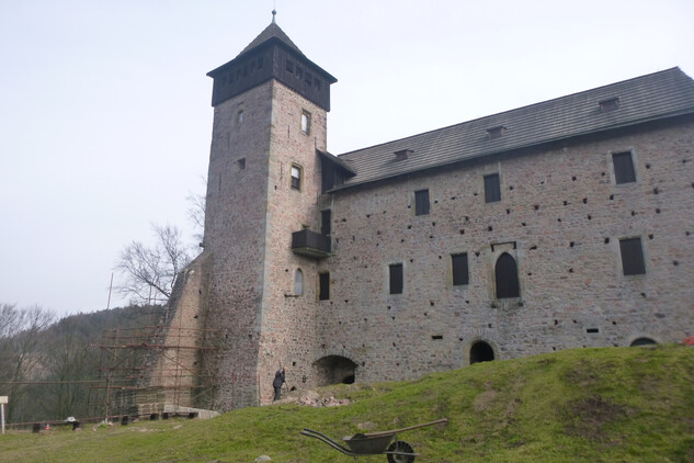 Rekonstrukce na hradě Litice