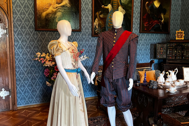 Výstava kostýmů z pohádky Klíč svatého Petra na Sychrově