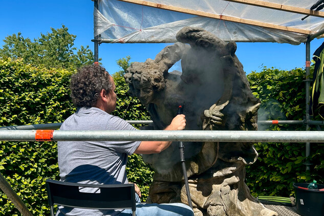 Na Kuksu restaurování sochy Anděla Gloria, originálu z dílny M. B. Brauna